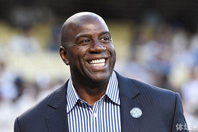 冯莱重返上海男篮 与费雷尔成新赛季外援搭档